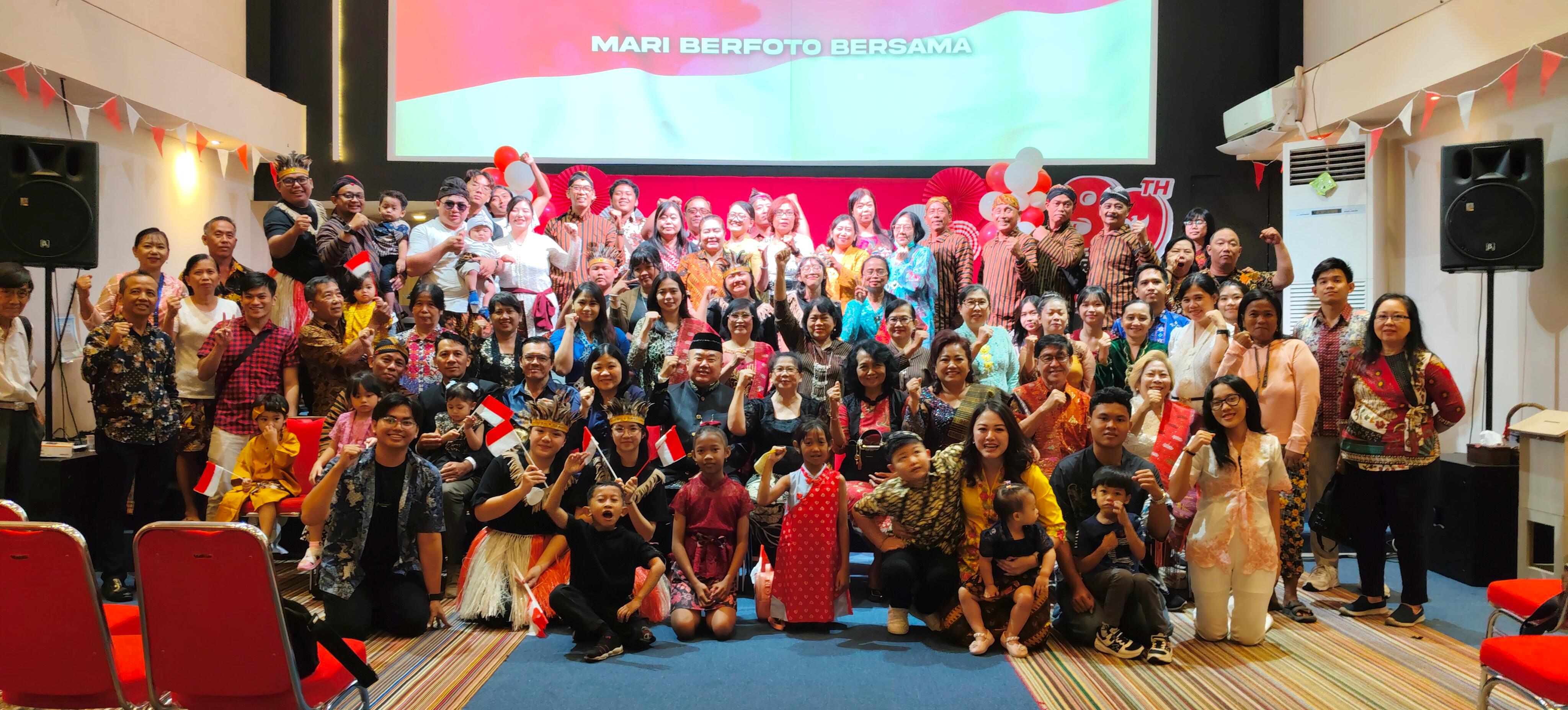 Foto bersama jemaat CWS Semarang