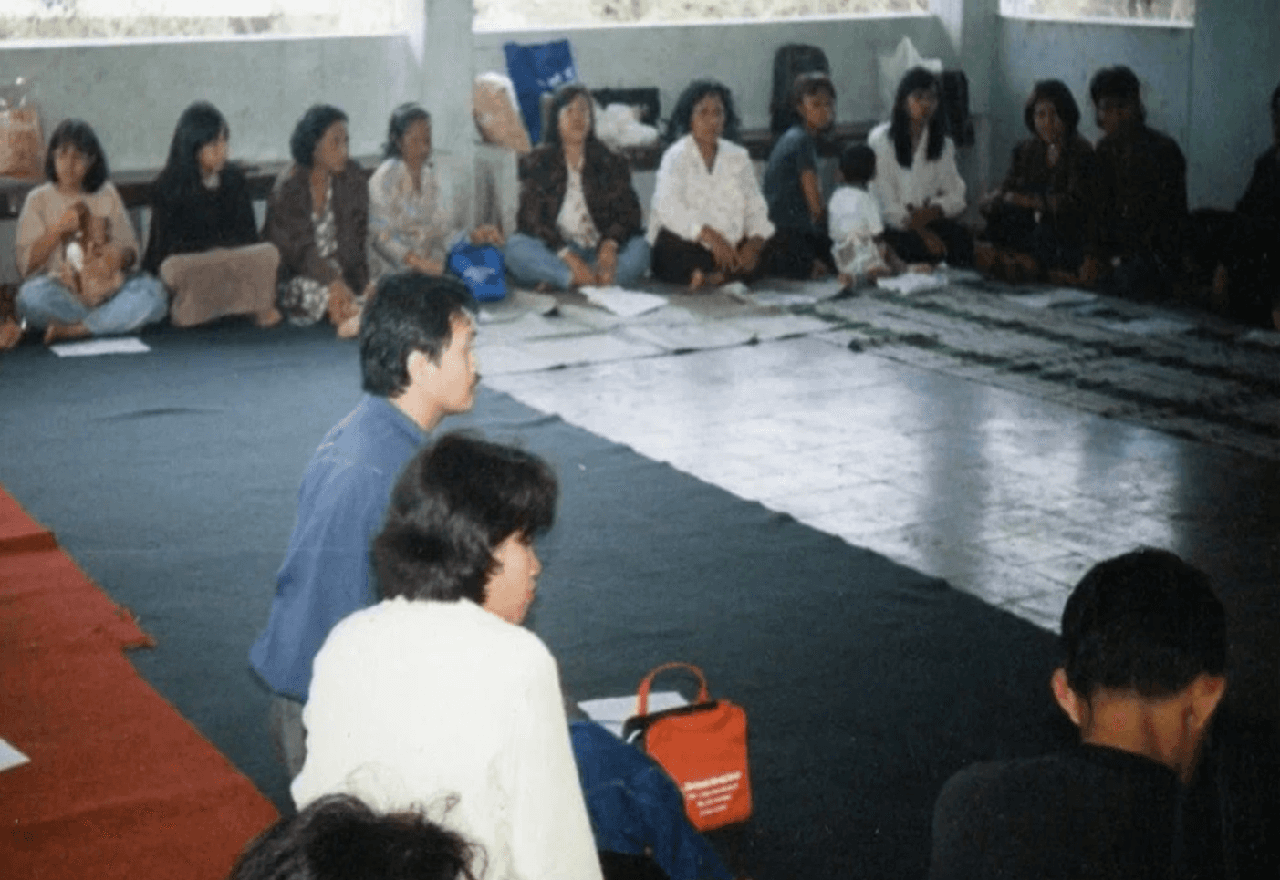 Jemaat CWS Semarang berkumpul dalam ibadah padang