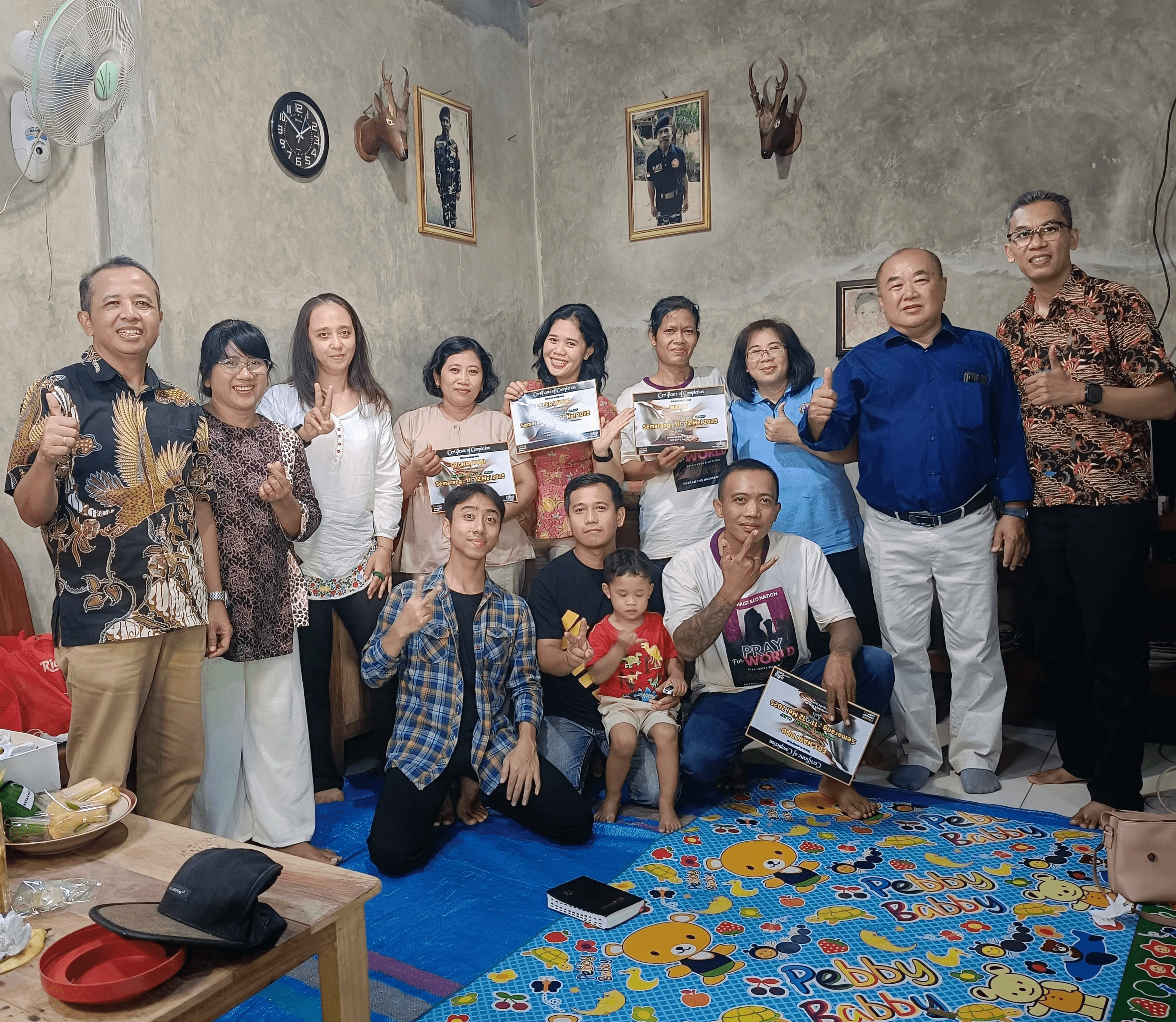 Foto bersama Persekutuan Oikos Komik