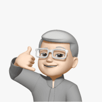 Memoji pria berambut abu-abu untuk menu Hubungi Kami